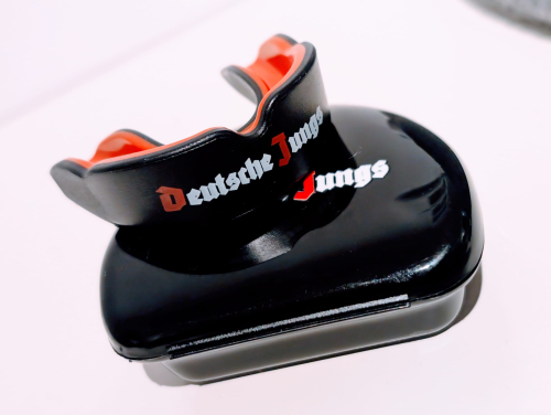 Zahnschutz Deutsche Jungs